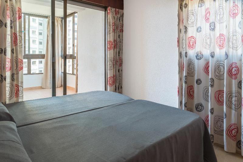 Gemelos 4 Benidorm Bilik gambar